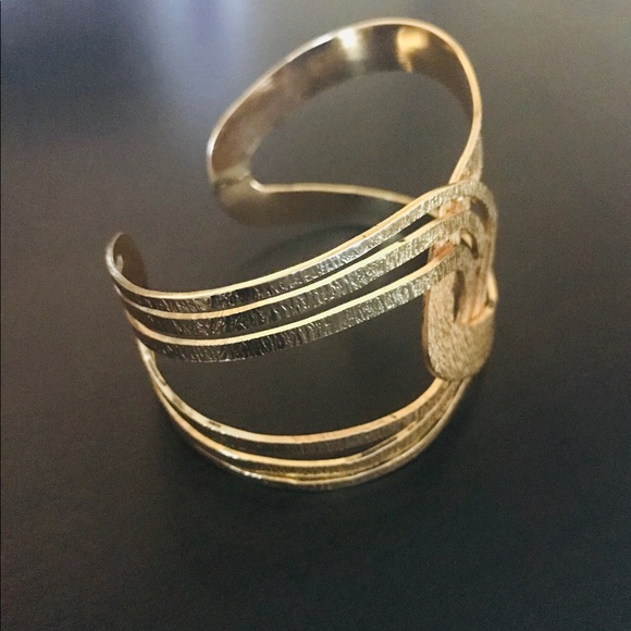 Cuff - Picture 9 of 9